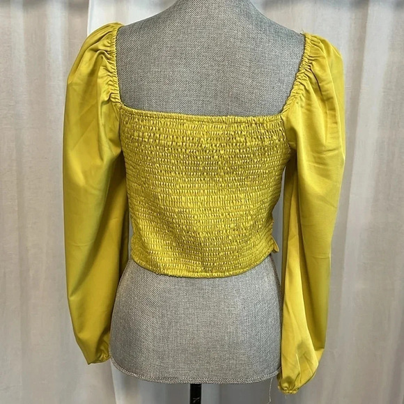 Balloon Sleeve Blouse Cropped, Size M - Picture 5 of 15